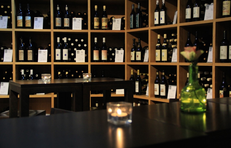 magasin-ANTIBES-min_wine_vinorama_wine_bottle_cellar_red_wine_wines_storage_wine_rack-1077047